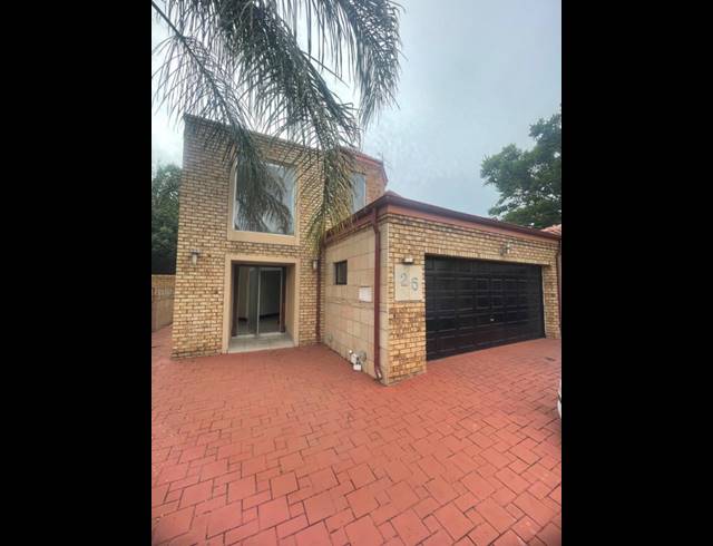 5 BEDROOM HOUSE FOR SALE IN ELDOGLEN